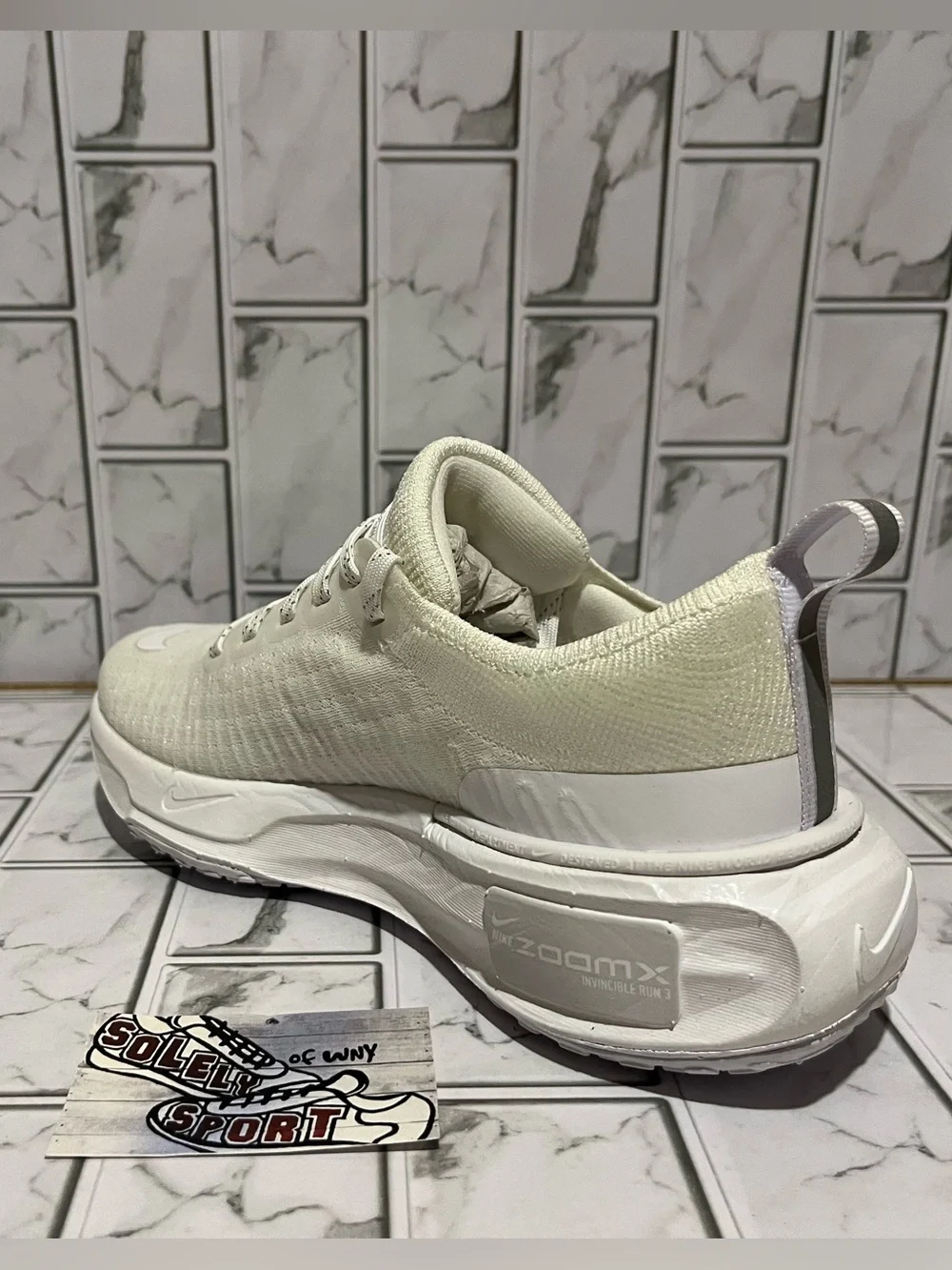 Nike ZoomX Invincible Run Flyknit 3 Running Shoes White Silver Training Womens 6